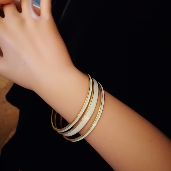 Vintage Monet Signed Set of Three Bangles Gold Tone White Enamel Modern Sleek - Picture 7 of 9